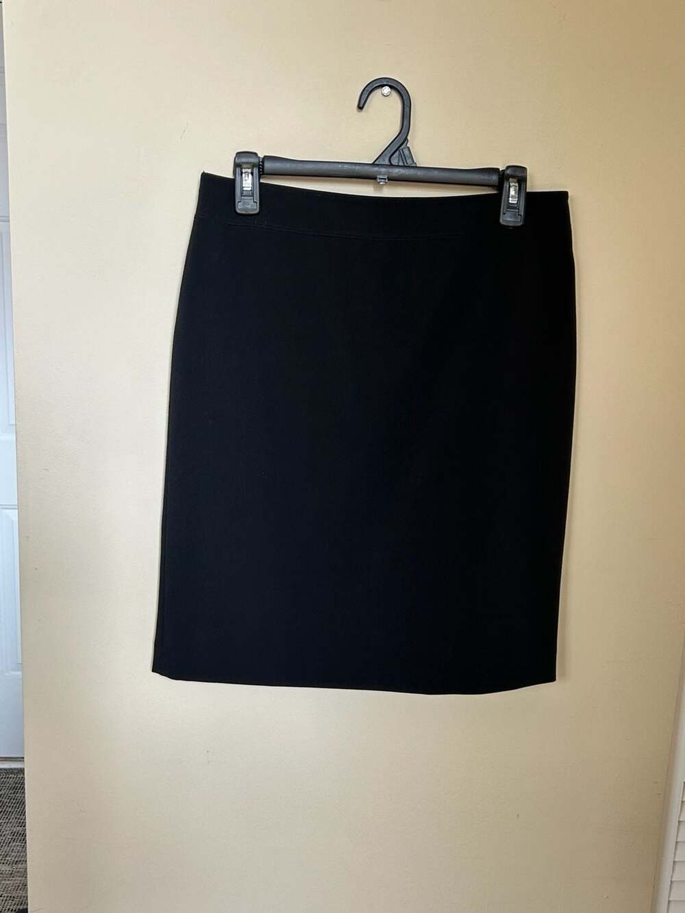 Elie Tahari Black Wool Blend Pencil Skirt Size 6
